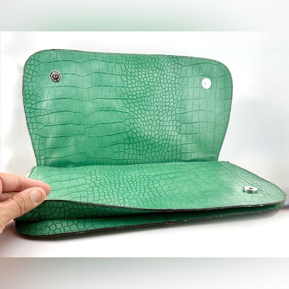 Nine West Emerald Green Crocodile-Embossed Leather Clutch with Silver Hardware - Picture 7 of 13